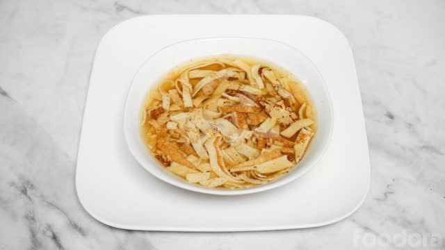 FRITATTENSUPPE